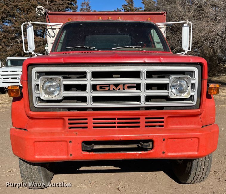 image for item IJ9618 1974 GMC 6500  grain truck