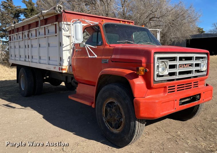 image for item IJ9618 1974 GMC 6500  grain truck