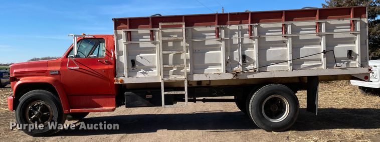 image for item IJ9618 1974 GMC 6500  grain truck