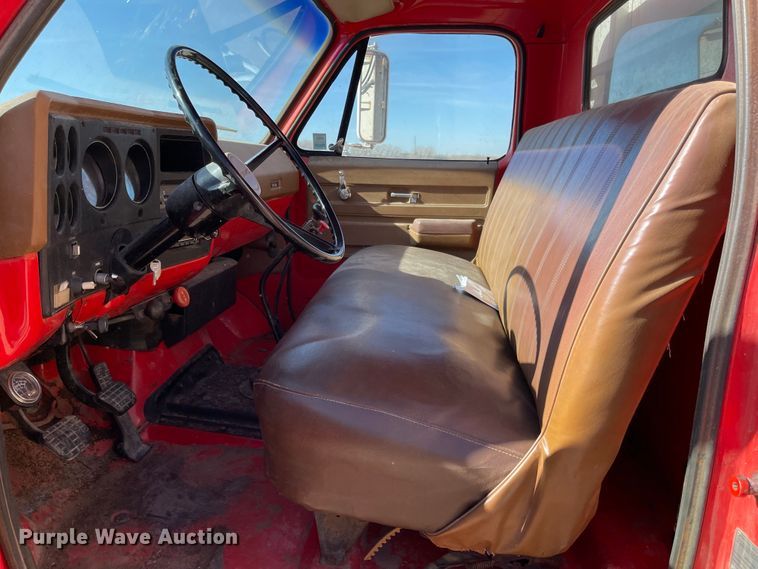 image for item IJ9618 1974 GMC 6500  grain truck