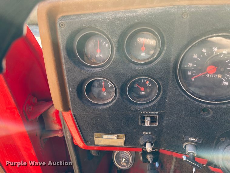 image for item IJ9618 1974 GMC 6500  grain truck