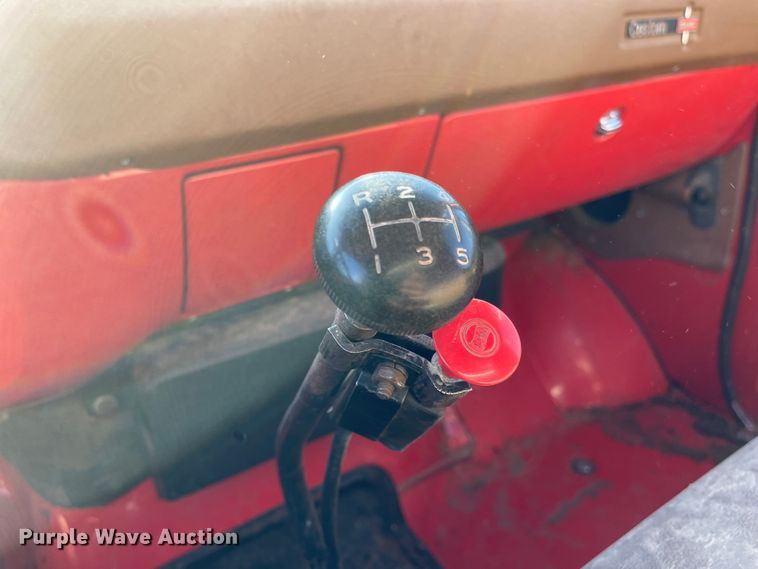 image for item IJ9618 1974 GMC 6500  grain truck