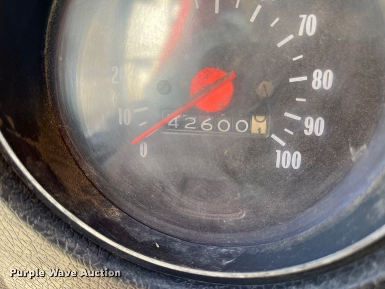 image for item IJ9618 1974 GMC 6500  grain truck