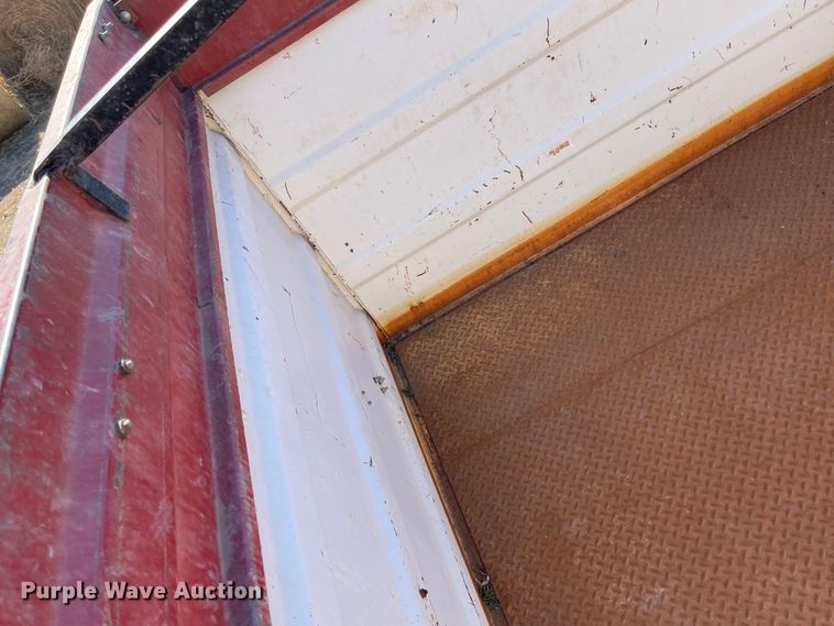 image for item IJ9618 1974 GMC 6500  grain truck