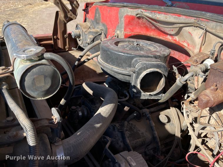 image for item IJ9618 1974 GMC 6500  grain truck