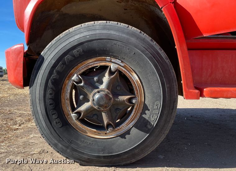 image for item IJ9618 1974 GMC 6500  grain truck