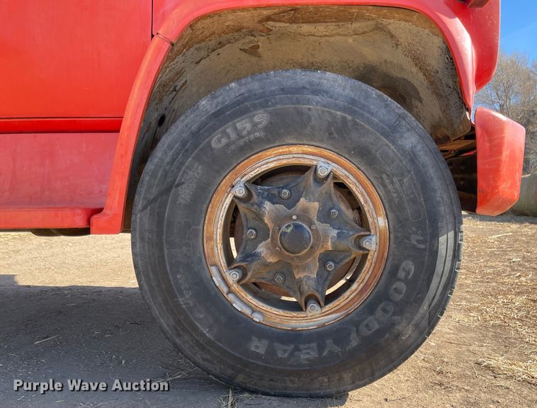 image for item IJ9618 1974 GMC 6500  grain truck