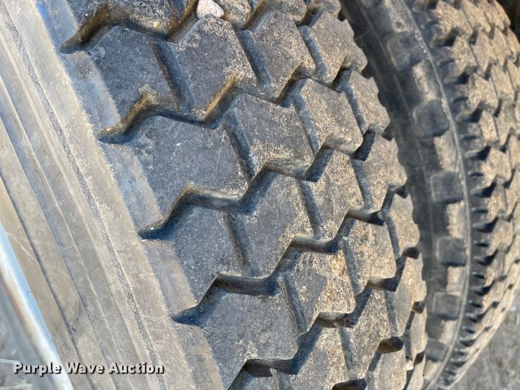 image for item IJ9618 1974 GMC 6500  grain truck