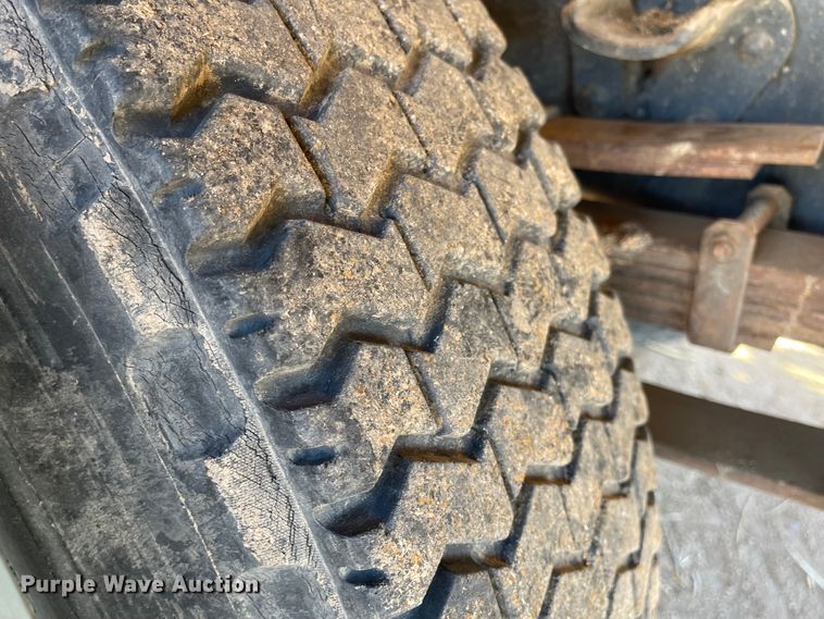 image for item IJ9618 1974 GMC 6500  grain truck