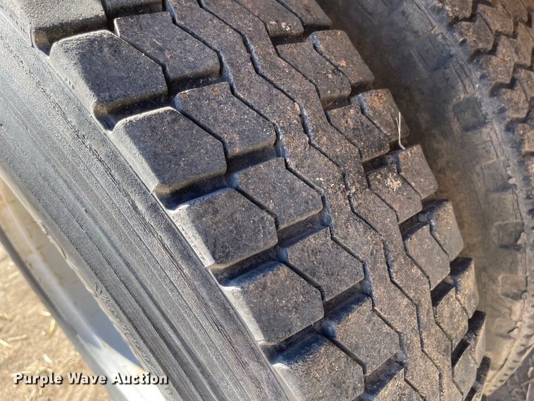 image for item IJ9618 1974 GMC 6500  grain truck