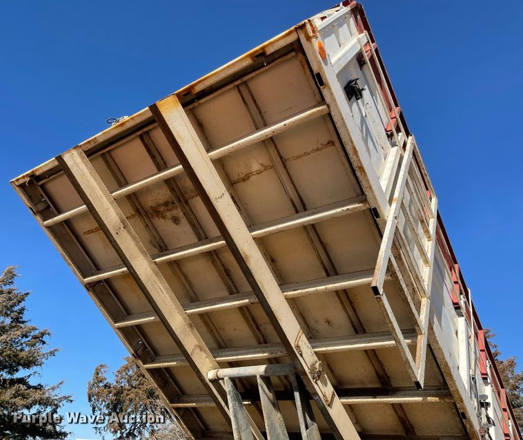 image for item IJ9618 1974 GMC 6500  grain truck