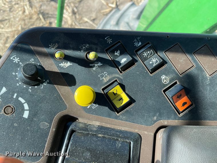 image for item IJ9619 1991 John Deere 9600  combine