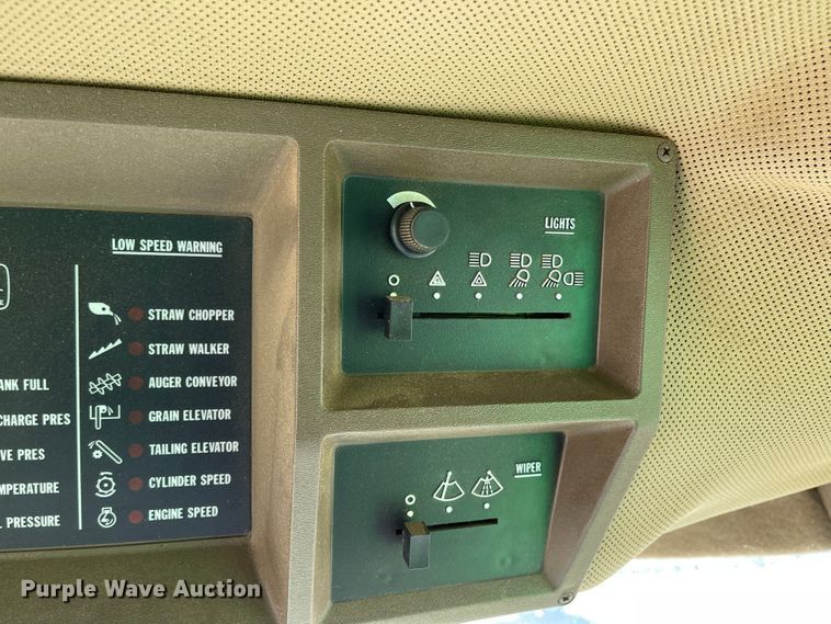 image for item IJ9619 1991 John Deere 9600  combine