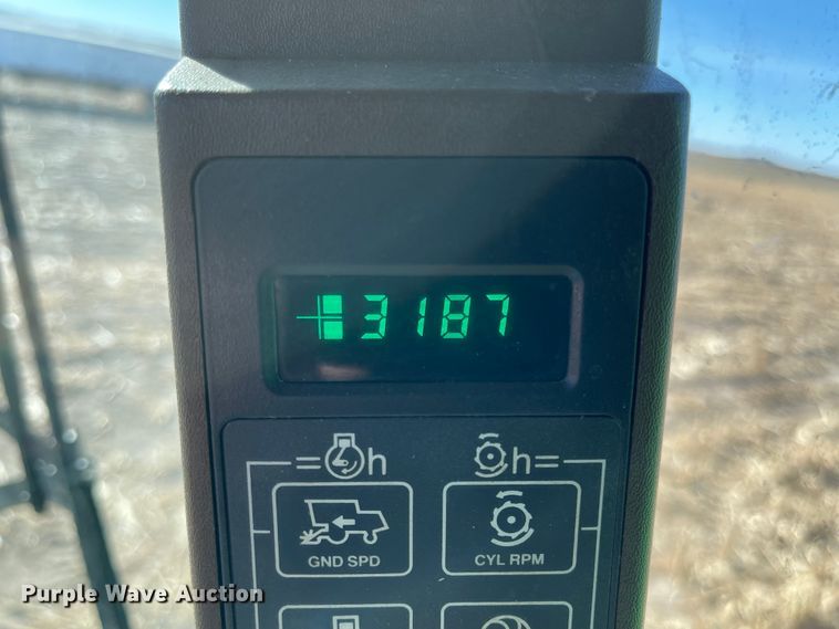 image for item IJ9619 1991 John Deere 9600  combine