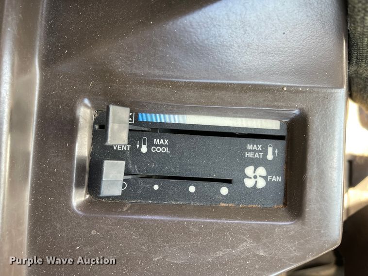 image for item IJ9619 1991 John Deere 9600  combine