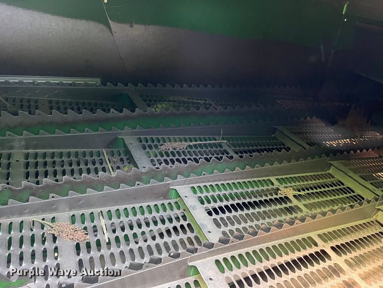 image for item IJ9619 1991 John Deere 9600  combine