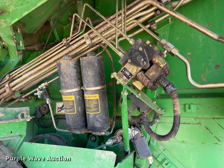 image for item IJ9619 1991 John Deere 9600  combine