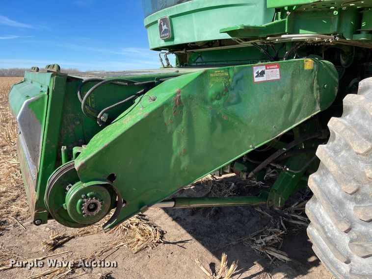 image for item IJ9619 1991 John Deere 9600  combine