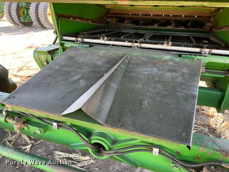 image for item IJ9619 1991 John Deere 9600  combine