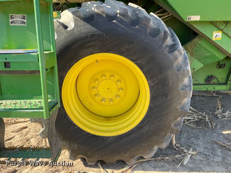 image for item IJ9619 1991 John Deere 9600  combine
