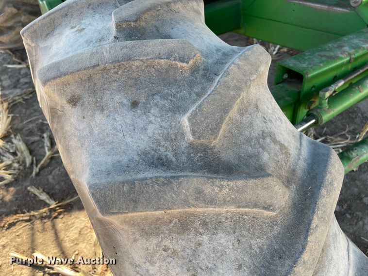 image for item IJ9619 1991 John Deere 9600  combine