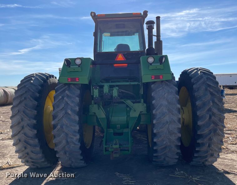 image for item IJ9620 1996 John Deere 8770  4WD tractor