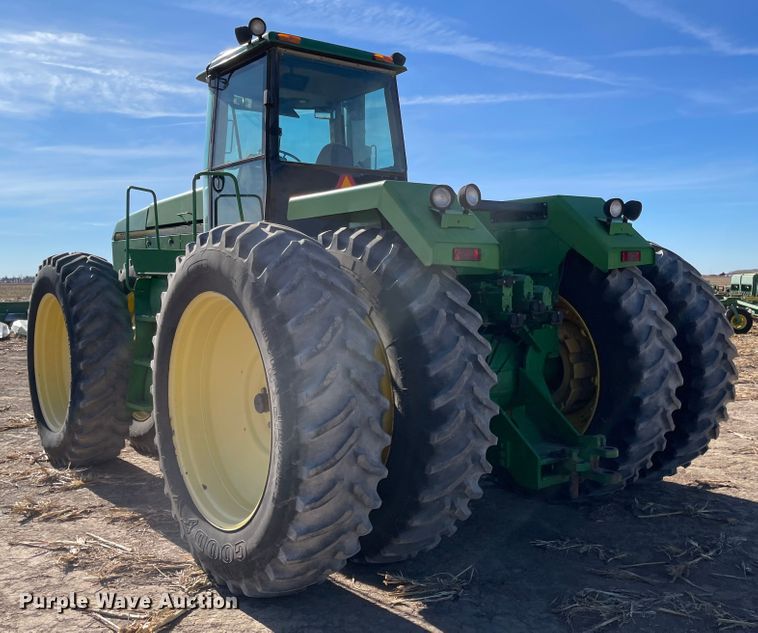 image for item IJ9620 1996 John Deere 8770  4WD tractor