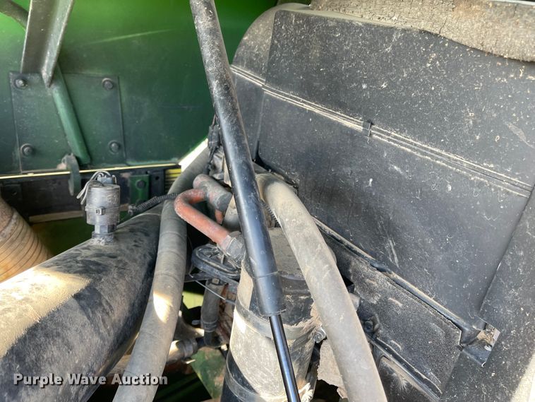 image for item IJ9620 1996 John Deere 8770  4WD tractor