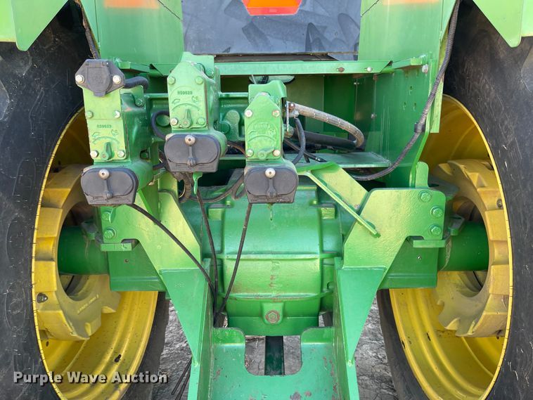 image for item IJ9620 1996 John Deere 8770  4WD tractor