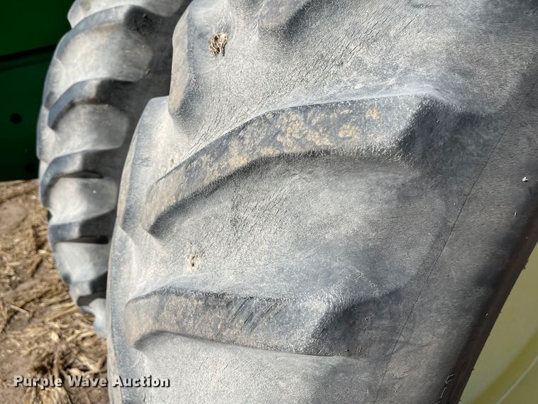 image for item IJ9620 1996 John Deere 8770  4WD tractor