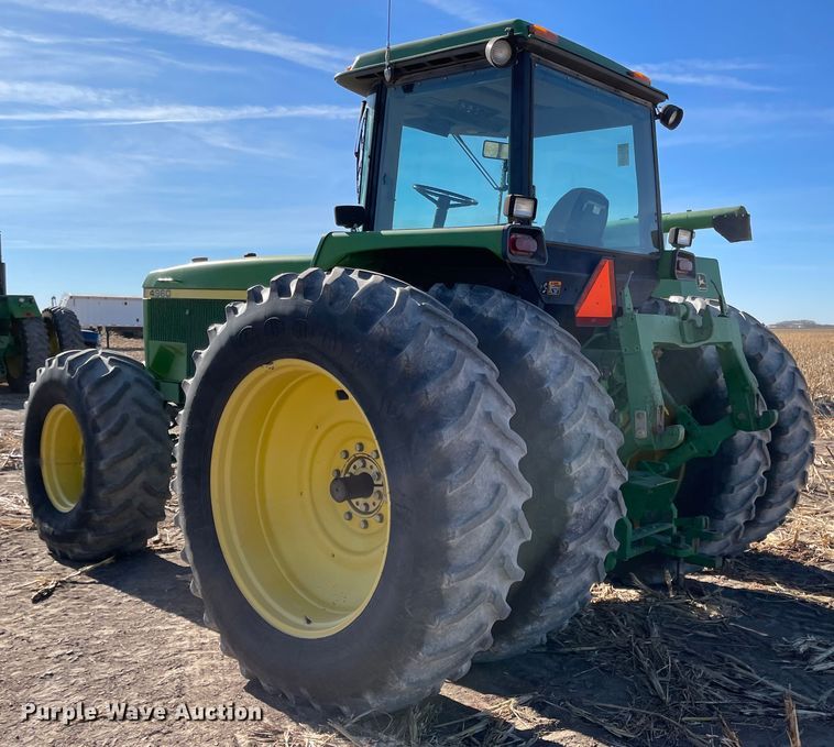 image for item IJ9621 1994 John Deere 4960  MFWD tractor