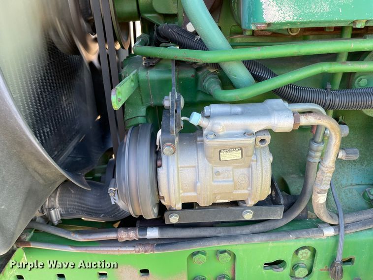 image for item IJ9621 1994 John Deere 4960  MFWD tractor