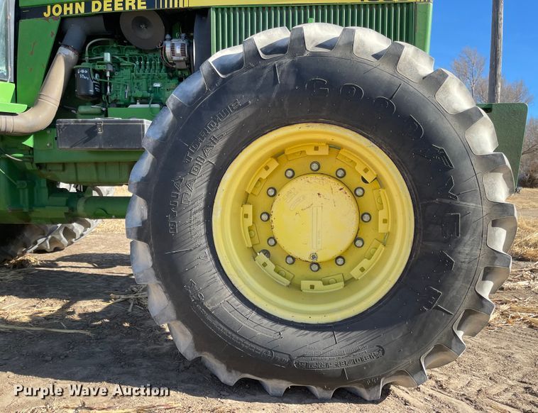 image for item IJ9621 1994 John Deere 4960  MFWD tractor