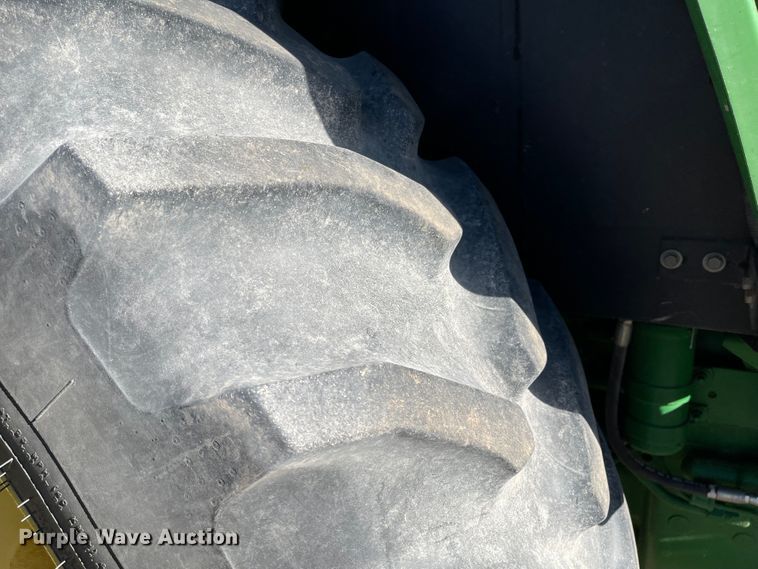 image for item IJ9621 1994 John Deere 4960  MFWD tractor