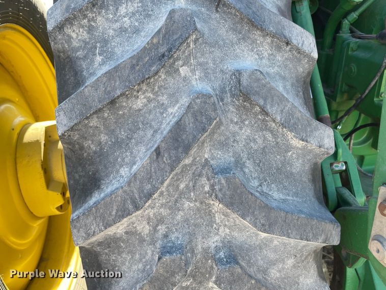 image for item IJ9621 1994 John Deere 4960  MFWD tractor