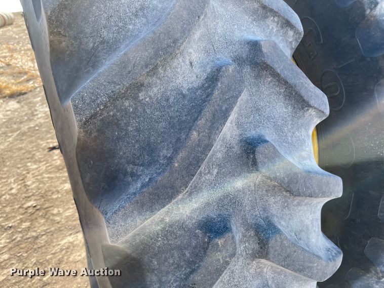 image for item IJ9621 1994 John Deere 4960  MFWD tractor