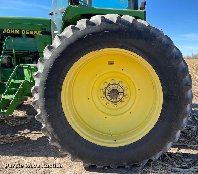 image for item IJ9621 1994 John Deere 4960  MFWD tractor