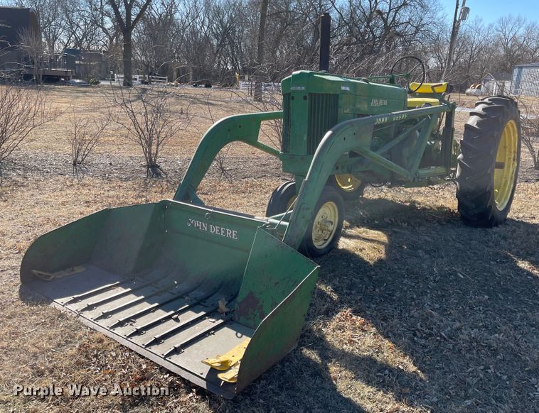 image for item IJ9659 1956 John Deere 60  tractor