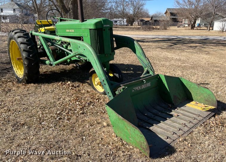 image for item IJ9659 1956 John Deere 60  tractor