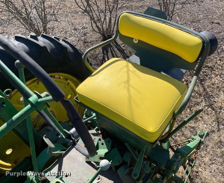 image for item IJ9659 1956 John Deere 60  tractor