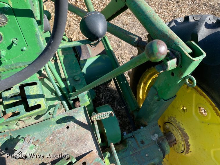 image for item IJ9659 1956 John Deere 60  tractor