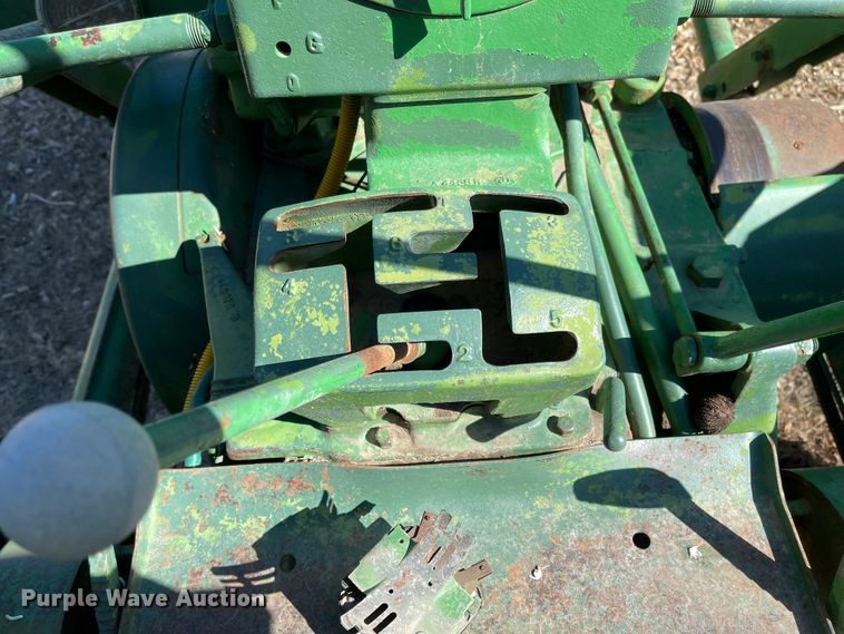 image for item IJ9659 1956 John Deere 60  tractor