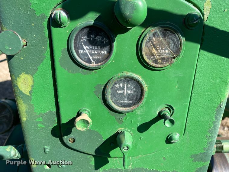 image for item IJ9659 1956 John Deere 60  tractor