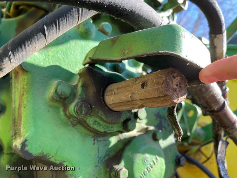 image for item IJ9659 1956 John Deere 60  tractor