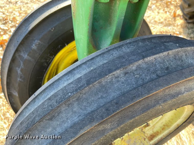 image for item IJ9659 1956 John Deere 60  tractor