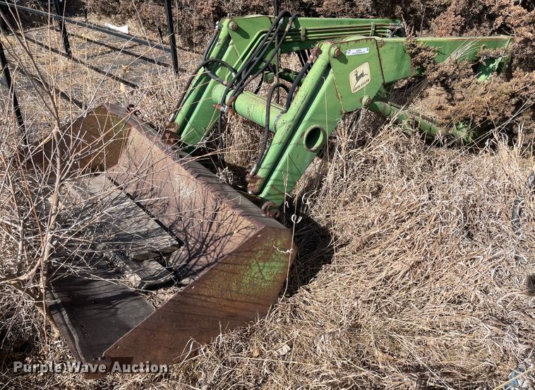 image for item IJ9692 John Deere loader