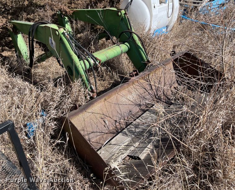 image for item IJ9692 John Deere loader