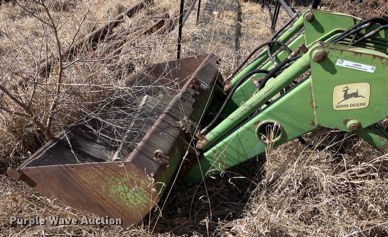image for item IJ9692 John Deere loader