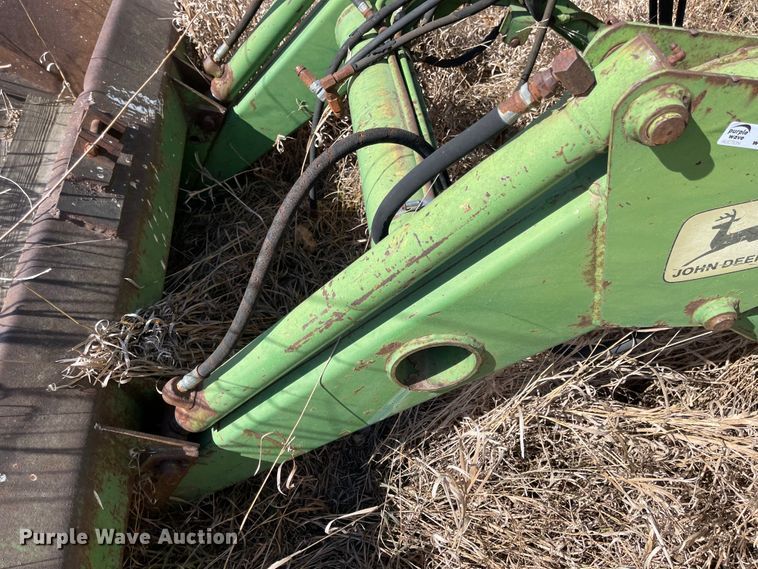 image for item IJ9692 John Deere loader