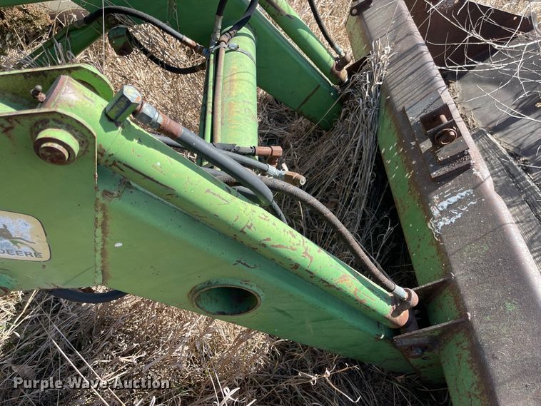 image for item IJ9692 John Deere loader